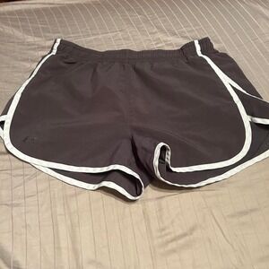 gray shorts